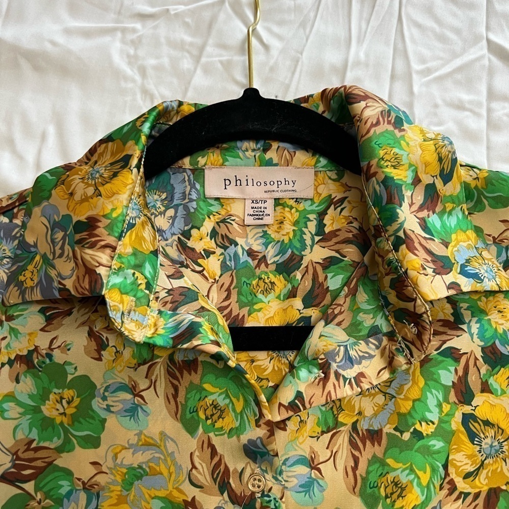 Satin blouse - Picture 2 of 3